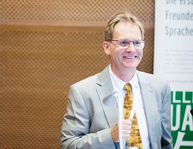 Online Vortrag:  Sprachliche Bildung (Sprachenbildung) und Schulentwicklung – ein Überblick